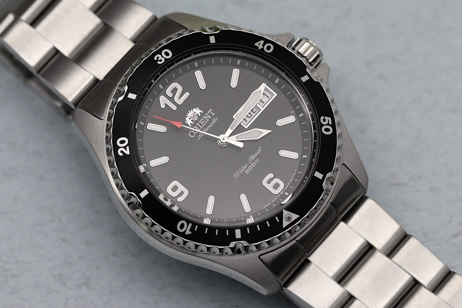 Orient AA02001B мужские часы застежка крупным планом