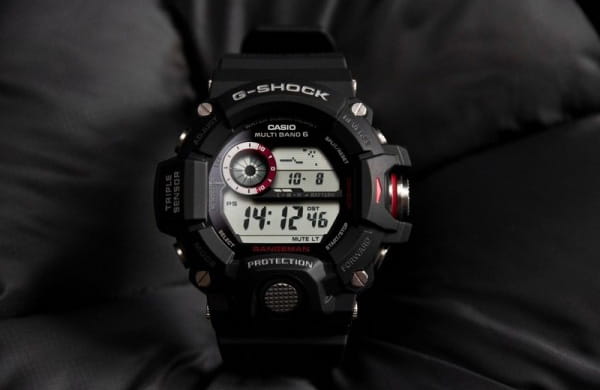 Casio GW-9400-1E мужские часы застежка крупным планом
