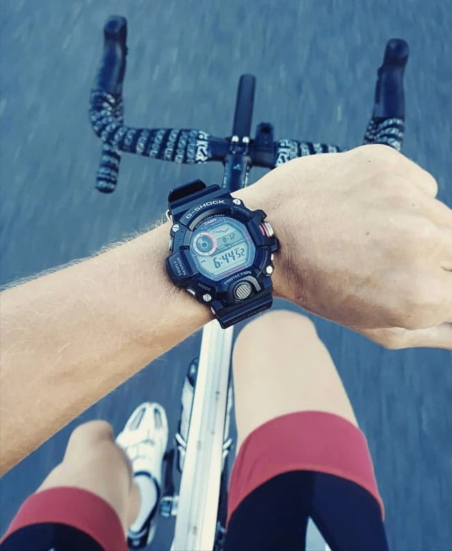 Casio Casio G-Shock GW-9400-1E мужские часы серый циферблат на запястье