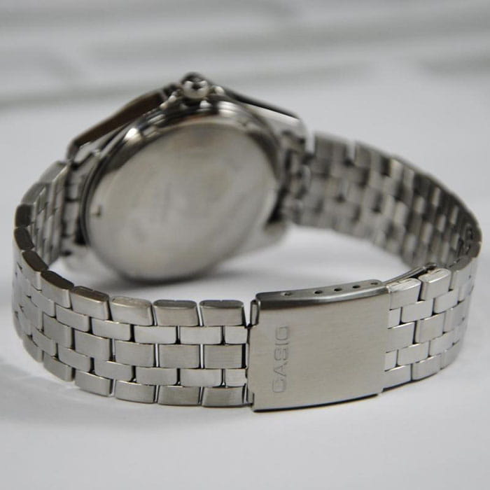 Casio Casio MTP-1222A-2A, mtp япония мужские часы на браслете нержавеющая сталь боковой вид